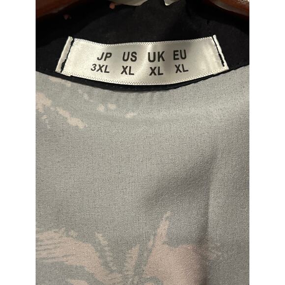 Men's Black and Hawaiian Print Short Sleeve Button Up, Size XL, 1375-V - Picture 3 of 4